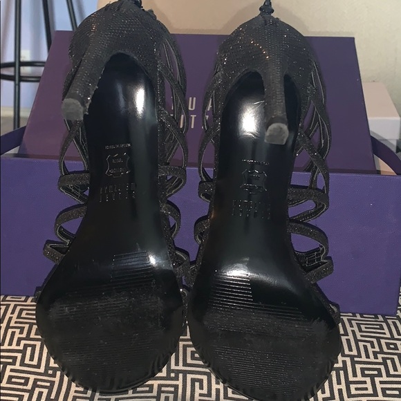 Stewart Weitzman Loopdeloop heels - Picture 2 of 5